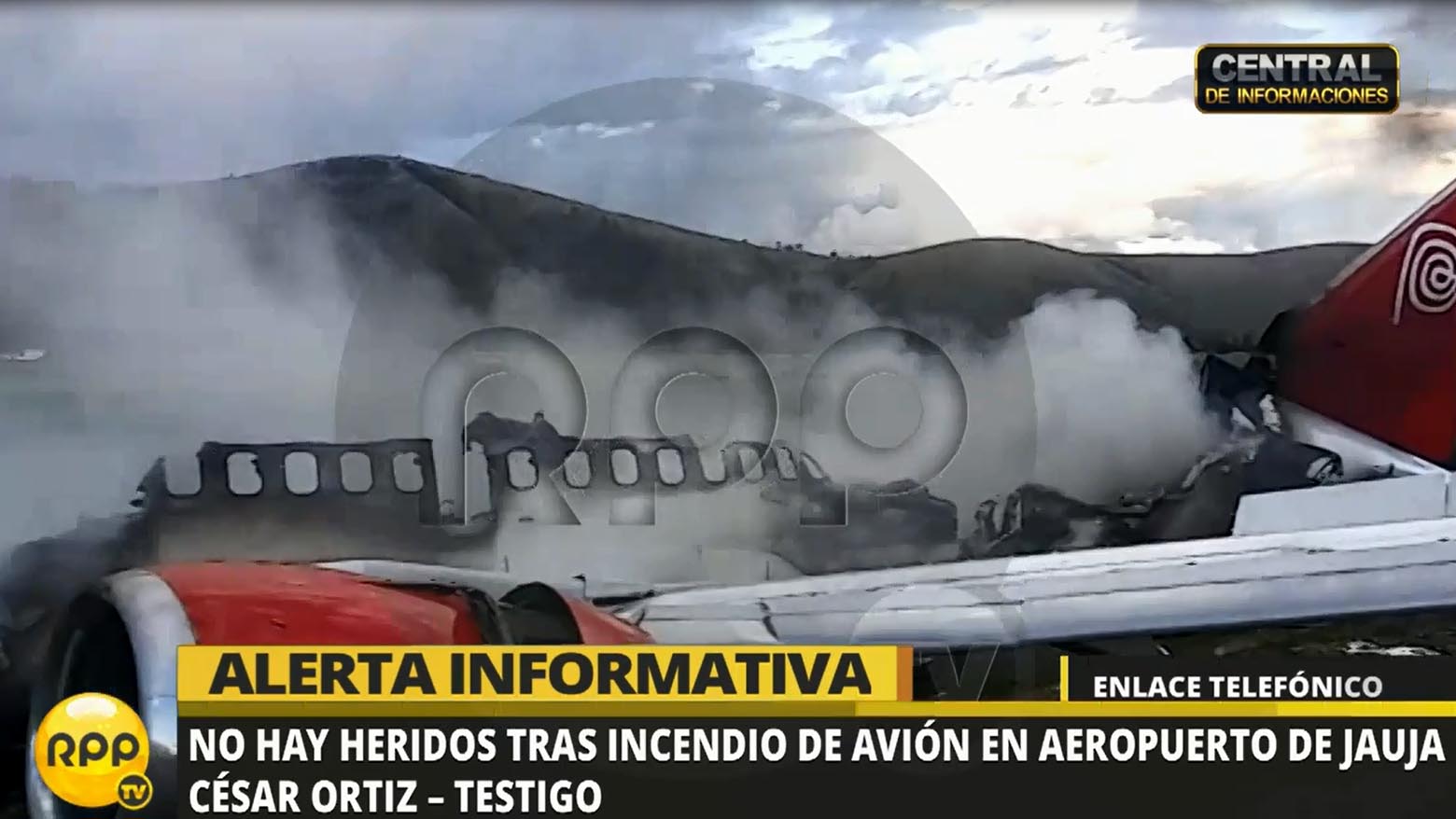 Varios pasajeros grabaron videos de su huida del avión. 