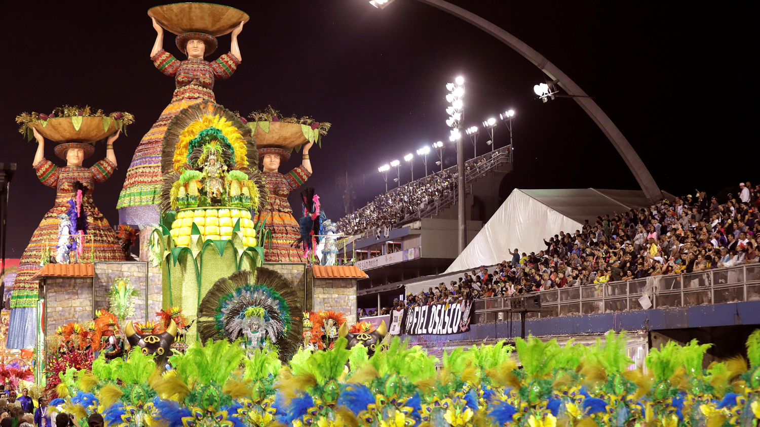 Integrantes de la escuela de samba del Grupo EspecialÂ UnidosÂ deÂ VilaÂ Maria en la celebraciÃ³n del pasado domingo del carnaval en el sambÃ³dromo de AnhembÃ­ en Sao Paulo (Brasil).